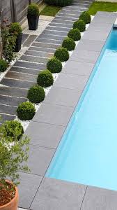 Schwimmbadtreppe Schwimmbadtreppe Piscinaretangular Schwimmbadtreppe In 2020 Backyard Pool Landscaping Inground Pool Landscaping Pool Landscape Design