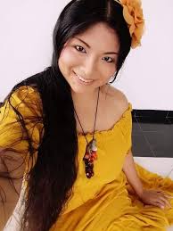 Artistas de Quintana Roo Ángel Nimbé Por Omar Capistrán Cancún, Quintana  Roo.- Letras, belleza, simpatía, empatía. Es Angel Nimbe. Poeta, editora y  traductora. Estudió en la Universidad Autónoma de Campeche. Actualmente  radica