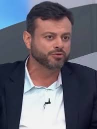 Fla: Eric Faria refuta 'ideias inflexíveis' de Sousa e rebate torcedor