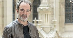 De la fin du moyen âge au début du xvie siècle, de puissantes familles se disputent l'hégémonie sur le continent européen, et le trône de france est au coeur guerres, trahisons, emprisonnement… tous les coups sont permis. La Guerre Des Trones France 5 Lance La Saison 2 Ce Soir Puremedias