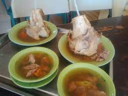 Sumsum yang ada dalam tulang sapi memang kandungan terbesarnya yaitu lemak. Soup Sumsum Kutaraja Banda Aceh Restaurant Reviews Photos Phone Number Tripadvisor