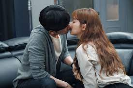 It is based on a webtoon written by soon ggi. Hancinema S Film Review Cheese In The Trap Movie Hancinema