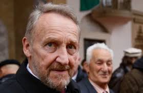 Babo izdao Državu, stvorio Republiku srpsku, Babin Sin izdao žrtve, spasio  Srbiju od Tužbe