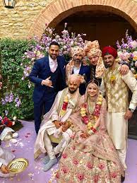 Born on 5th november, 1988 in delhi, india, he is famous for india national team. Virat Kohli Anushka Sharma Wedding All Photos Videos The Urban Guide