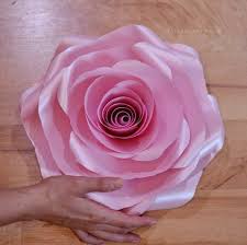 This Is Listing For One Paper Flower As Shown On Picture Above The Diameter Of This Paper Flowe Paper Flowers Wedding Flower Decorations Paper Flower Backdrop