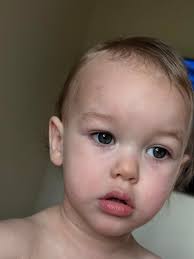 what color even is this 😩 ive never seen anyone with this eye color