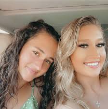 Alyssa Robson and Will Holland's Wedding Website