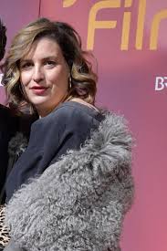 Nick julius schuck, elena uhlig, david c. Elena Uhlig Starportrat News Bilder Gala De