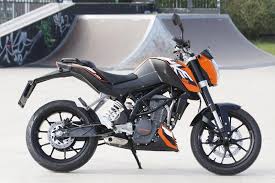 The ktm duke 125 sees a premium price tag of rs. Ktm 125 Duke 2011 2016 Review Speed Specs Prices Mcn