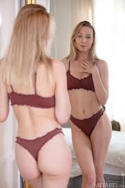 Kelly Collins Nude in Radiant Smile by Sandra Shine | Erotic MetArt