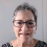 Jennifer Luff's Instagram, Twitter & Facebook