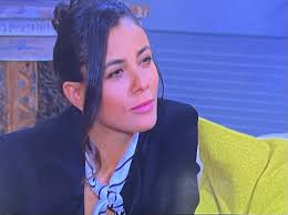 ms. Daphne Rose looks like she has crook neck from sleeping to high