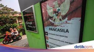 Sebutkan 3 nilai nilai pancasila. Nilai Yang Terkandung Dalam Sila Pertama Pancasila Begini Penjelasannya