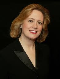 Elizabeth Schulze's Instagram, Twitter & Facebook