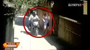 Sebelumnya, video pasangan yang berbuat asusila di kawasan senen jakarta pusat viral di media sosial. Tindakan Asusila Pada Turis Asing Terekam Cctv Youtube