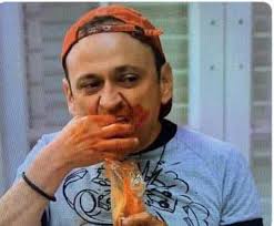 Yo viendo trajes de baño para semana santa: