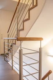 Faltwerktreppe Auf Betonunterkonstruktion Holzmanufaktur Ballert In 2020 Faltwerktreppe Treppe Holz Treppe