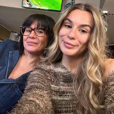 Hi coming out to stalis