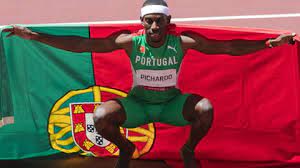 Medalha em ouro 19,2kts, fabricada segundo cunho do mestre joão da silva. Sqgp9by60e73cm
