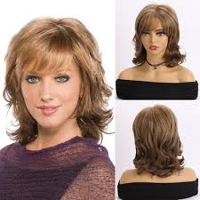 AUBWIG Parrucca da donna marrone misto biondo chiaro medio lungo parrucca  sintetica soffice naturale riccia con frangia per donne uso quotidiano :  Amazon.it: Bellezza