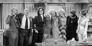 In remembrance of mary tyler moore, tv legend, we're taking a look back at the best episodes of her pioneering comedy series. What The Cast Of The Mary Tyler Moore Show Looks Like Now Mary Tyler Moore Cast Photos