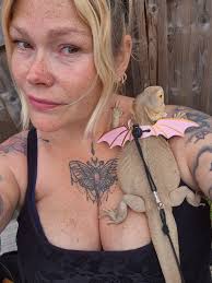 Just thought I'd post a new photo 🤓