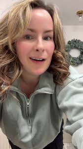 Emily Bott's Instagram, Twitter & Facebook