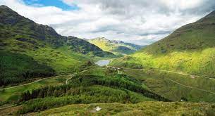 Few highlanders wear the kilt, except on special occasions or for ceremony. Loch Restil In Argyll Forest Park In The Scottish Highlands Schotse Hooglanden Schotland Foto