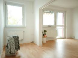 Hier finden sie wohnungen zum mieten vieler immobilienportale und durch die einfache & schnelle wohnungssuche mit intuitiven filtermöglichkeiten ist das ziel traumwohnung zum greifen nah. 1 Zimmer Wohnungen Oder 1 Raum Wohnung In Leuna Mieten