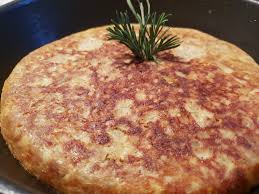 Quando avrete incorporato il latte, unite il rum 4 , poi lo zucchero 5 , infine le uova 6 e continuate a mescolare il composto con una frusta a mano. Frittata Di Tonno E Patate Blogboccabuona