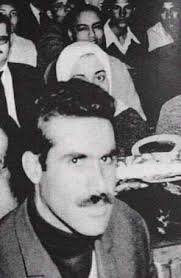 عــــــــکسی از ایام جوانی یک شخصیت مطرح امروزی افغانستان حال شما بگوئید  این تصــــــــــــــــــویر مربوط کی هست؟ نام اش را در کمنت بنویسید ، دهه  چهلم خورشیدی ••• ═══ ༻✿༺═══ ••• لطفأ