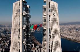 Dragan lukić und mirjana akrapović sind einfach immer dabei. Unsere Flagge Auf Dem Hochsten Wolkenkratzer Koreas Gehisst
