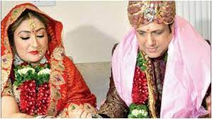 Govinda is a bollywood actor, comedian, dancer, and former politician. Govinda Remarried Wife Sunita At The Age Of 49 Actor Reveals In Aap Ki Adalat Celebrities News India Tv