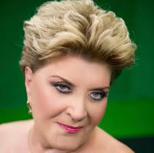 Το «sky rojo» είναι η νέα αστυνομική σειρά από τους δημιουργούς του «la casa de papel» ένα φονικό γεγονός σε έναν οίκο ανοχής οδηγεί τρεις γυναίκες, που τις στοιχειώνει το παρελθόν. Basia Trifyllh Home Facebook