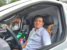 Trên đường về quê, tôi sẽ lo cơm và phòng nghỉ cho bà con. Ong Ä'oan Ngá»c Háº£i Mua Xe Cá»©u ThÆ°Æ¡ng Chá»Ÿ Bá»‡nh Nhan Ngheo Miá»…n Phi