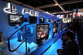 Can You Play Ps2 Games On Ps3 The Lowdown On Backward Compatibility Video Game Rooms Game Cafe Gaming Lounge