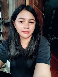 Maaf ya teman2 onlineku mkin bosan liat potoku trus yg lewat krna hnya  potoku aja yg dodolx mau nempel terkadang ada rasa malu juga sich, udah  coba posting Poto artis tayangan tinggi