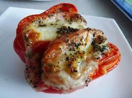 Recette De Poivron Farci Au Thon Tomate Et Mozzarella Recette Recette Poivron Farci Recettes De Cuisine Recette Poivron