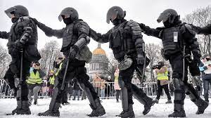 Upd 22:05 силовики задержали несколько десятков протестующих, пытавшихся пройти к сизо уже шесть уголовных дел возбудили в связи с протестами в поддержку алексея навального. Protesty 23 Yanvarya Glavnoe Novosti Obshestvo Kommersant