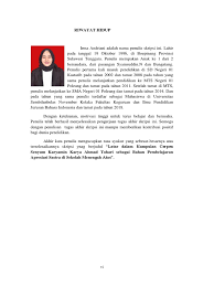 Model pengenalan diri secara narasi ini biasanya dipakai oleh para penulis buku dalam menyajikan informasi pribadi mengenai dirinya. Contoh Riwayat Hidup Penulis Dalam Karya Ilmiah Cara Golden