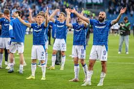 Lech rozmawia z bramkarzem. Jest kandydat na następcę Mrozka