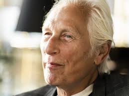 Wij zijn geen supermensen, we zijn God niet. Maar we doen wel alsof”