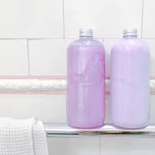 Curbs dandruff and improves scalp health. Function Of Beauty Makes Bespoke Shampoo But Does It Into The Gloss