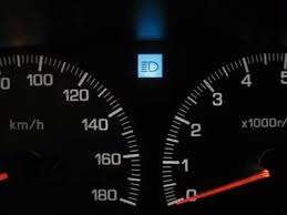 M biru, misalnya, menunjukkan rel yang ditinggikan atau bawah tanah, kereta menandakan layanan komuter permukaan. 11 Simbol Utama Pada Dashboard Meter Kereta Yang Ramai Tak Tahu