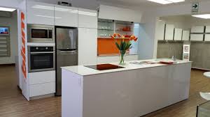 Uno de los principales motivos que nos hace destacar de otros fabricantes, es que únicamente fabricamos para nuestras propias tiendas y nuestros clientes. Fabricantes De Cocinas Modernas En Lima Melaminicos Form Y Blum Youtube