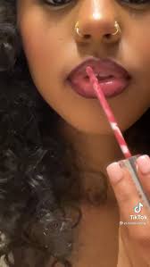 Zaina Moore (zainamoore)