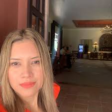 Frases Reales is with Esmeralda Olvera and 6 others.