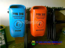 Lahan untuk tempat pembuangan akhir jadi berkurang. Jual Tong Sampah Organik Dan Anorganik Pabrik Fiberglass