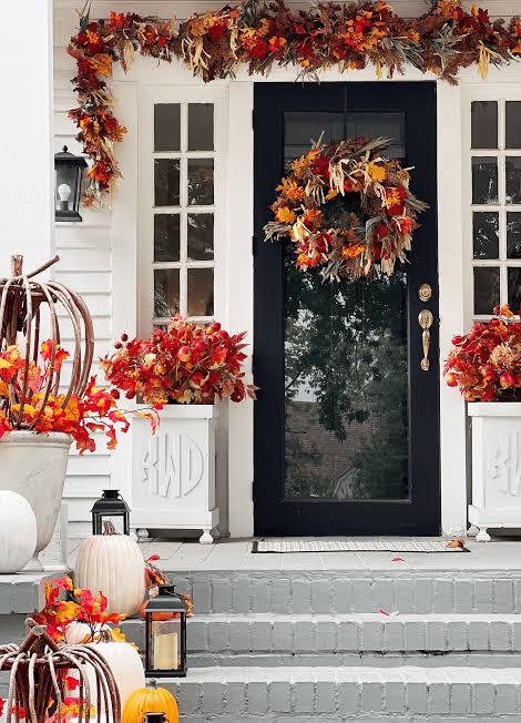 How to Style Your Front Porch for Fall: Pumpkins, Wreaths & More -  Thistlewood Farm