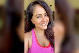 Sameera reddy took to social media friday to urge people to try and stay fit as they recover from covid. Swelly Eyes And Grey Hair Sameera Reddy Posts The Most Beautiful Photo Asking Mothers To Not Body Shame Themselves Post Delivery India Com